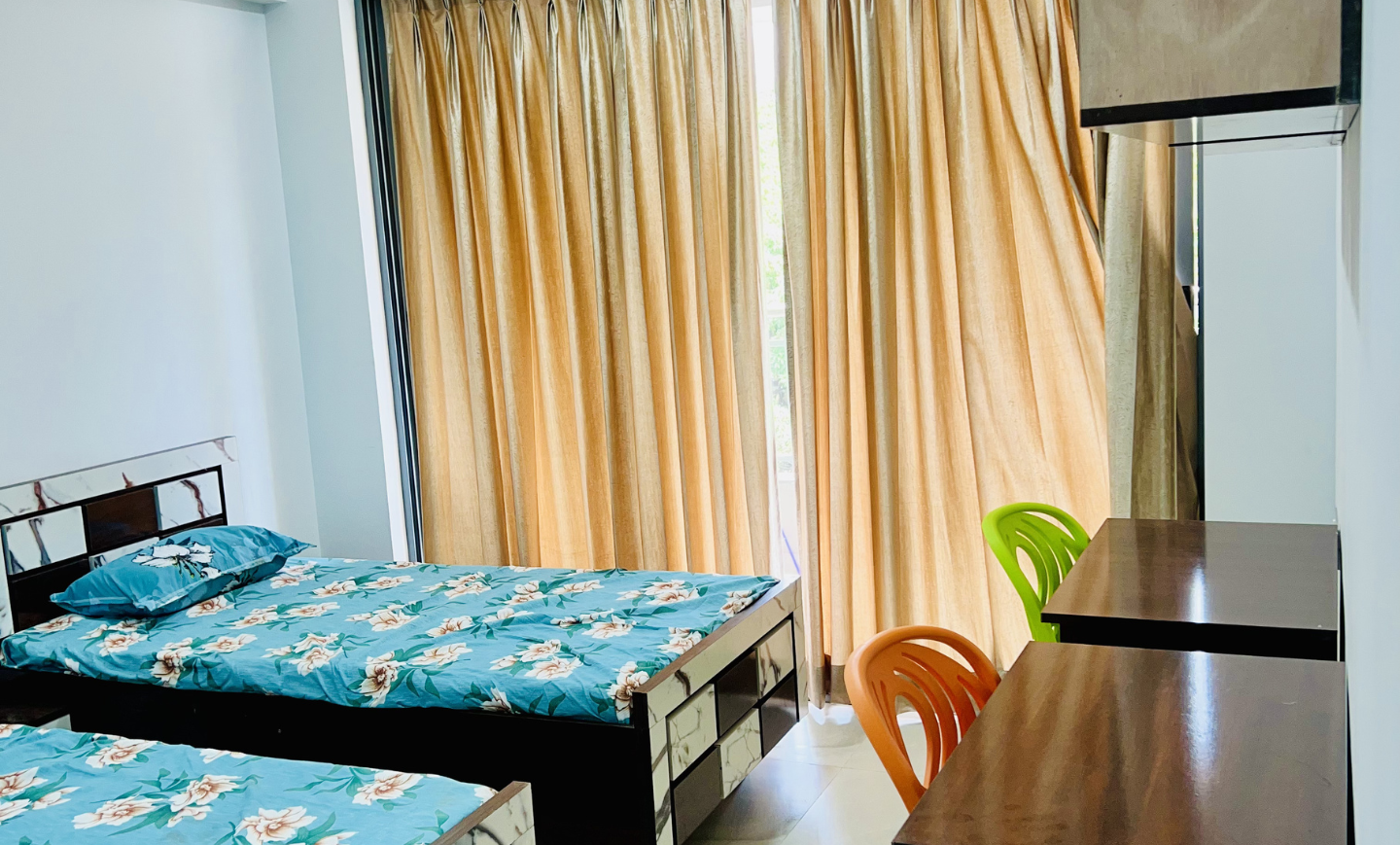 Luxury Girls Hostel